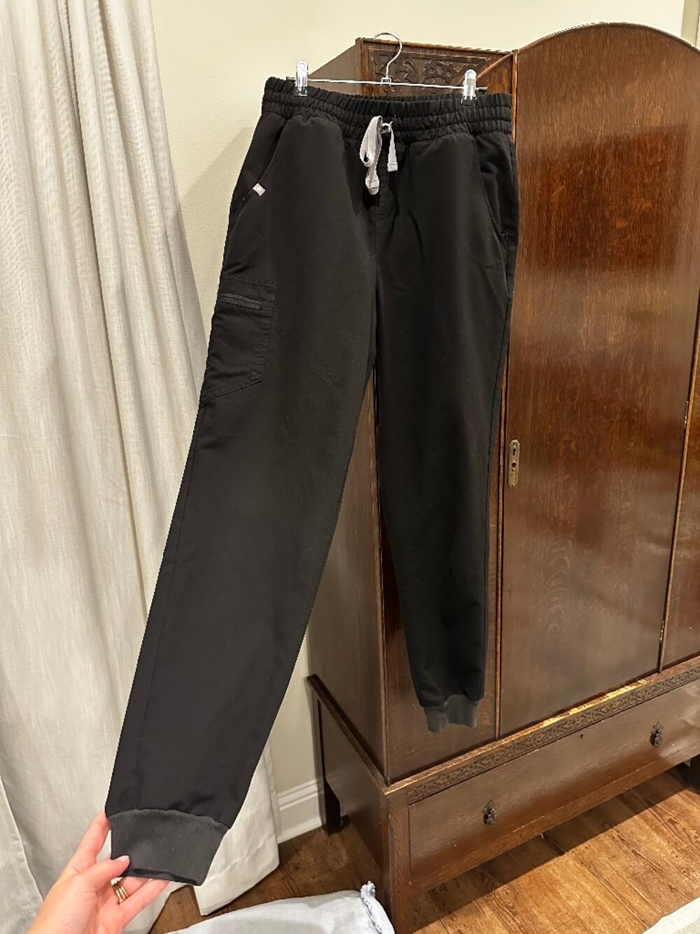 FIGS Black Scrub Set